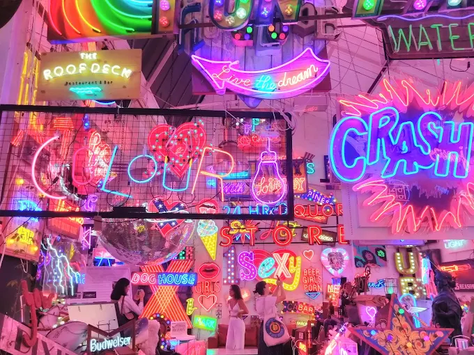 Free Neon Gallery: God's Own Junkyard, Walthamstow